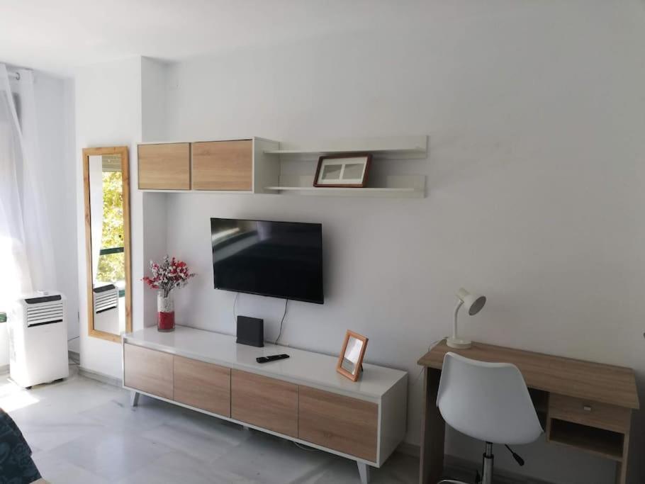 Estudio Cosmopolita Marbella Luaran gambar